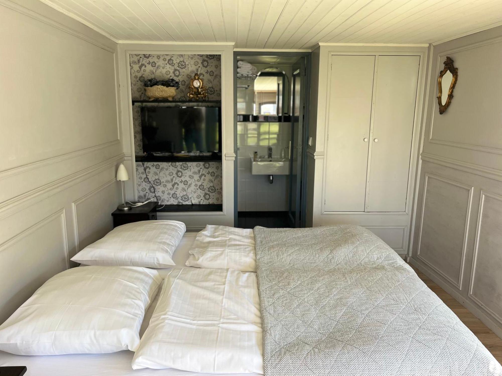 Simmerwille B&B- Camping- Bootverhuur Эрневальд Экстерьер фото